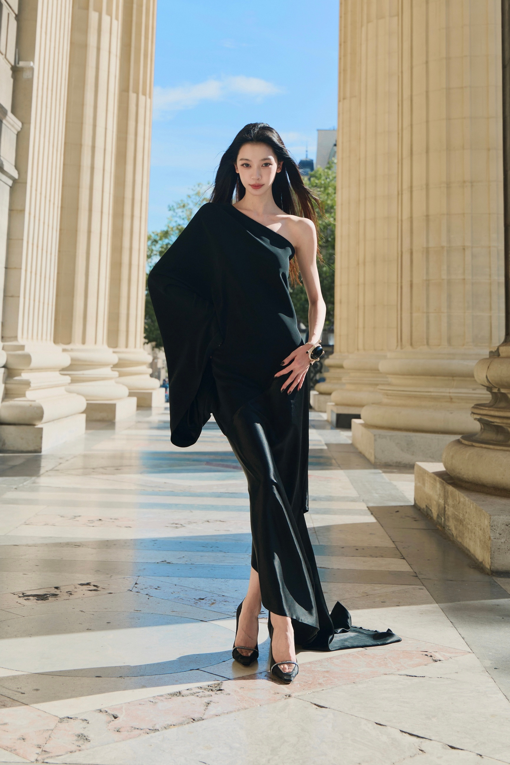 易梦玲👠