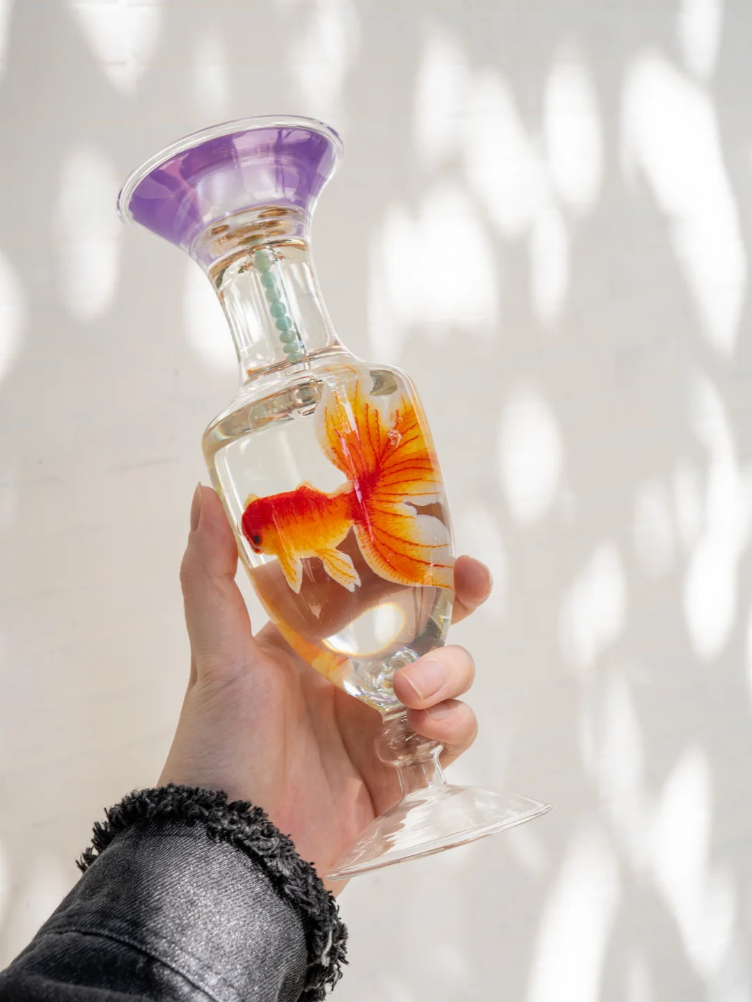 怎么会有这么会发光的金鱼？