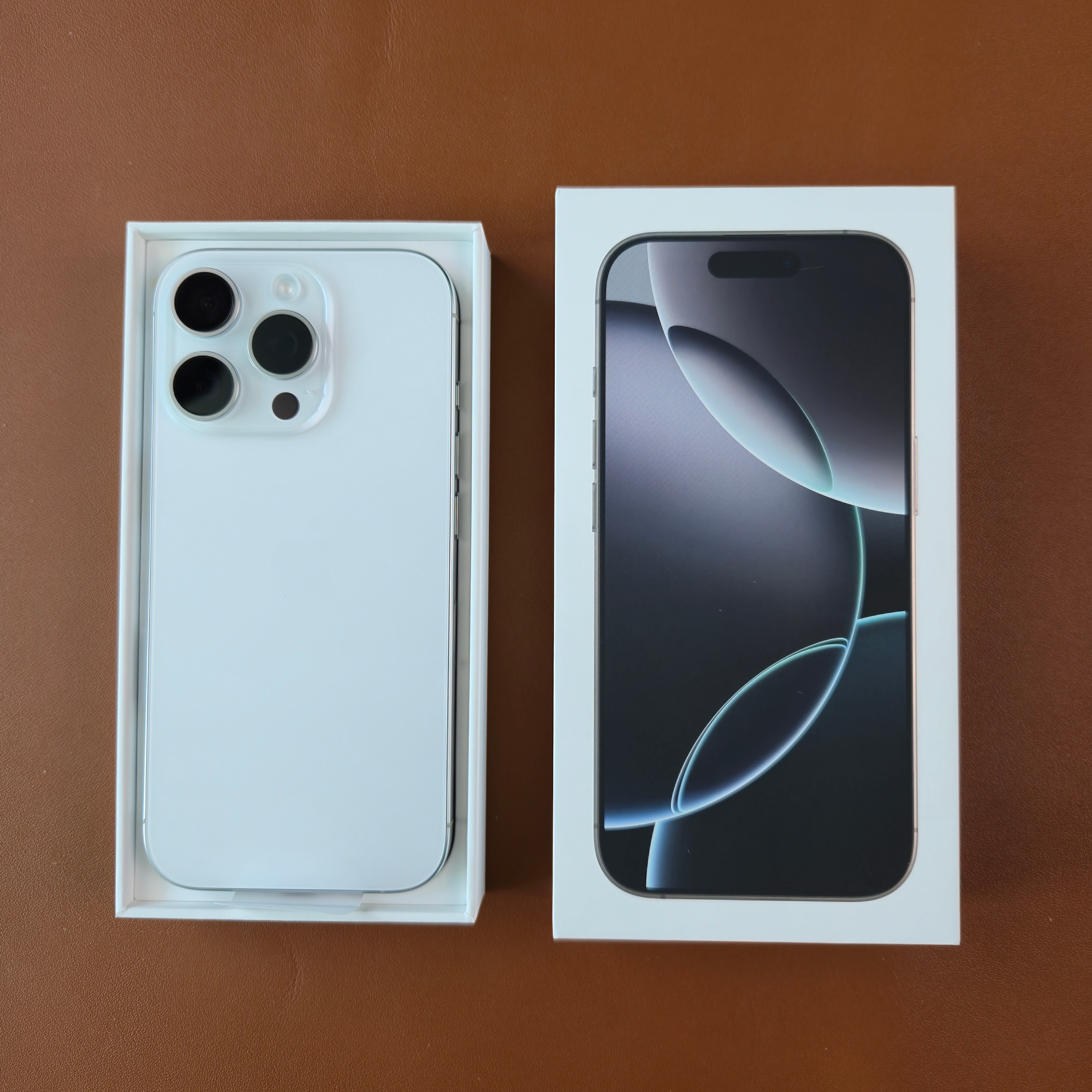 从来没有想过白色的iPhone16Pro，我能看吐。算不上看吐，是录开箱视频
