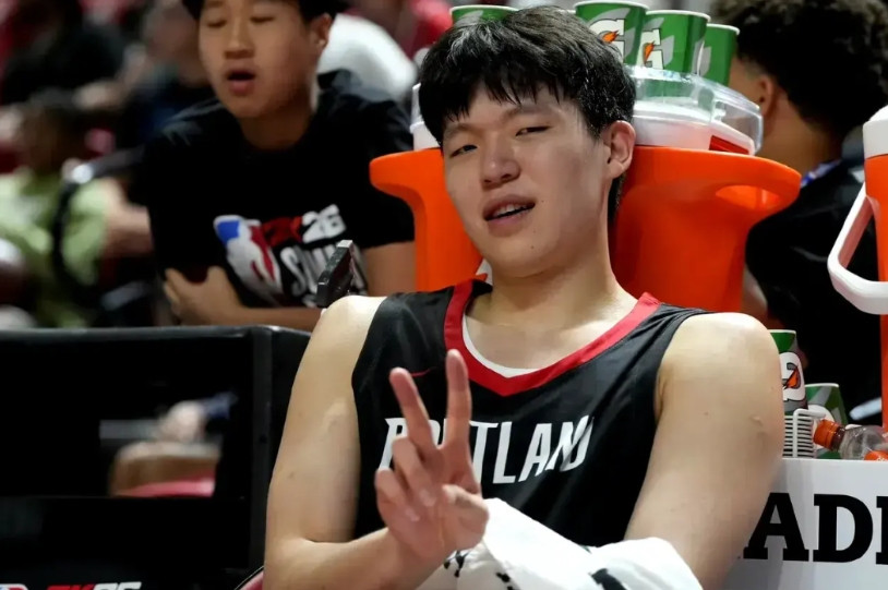 杨瀚森在NBA前景不明朗！很可能被提前买断，毕竟NBA是商业联盟，要靠实力说话。