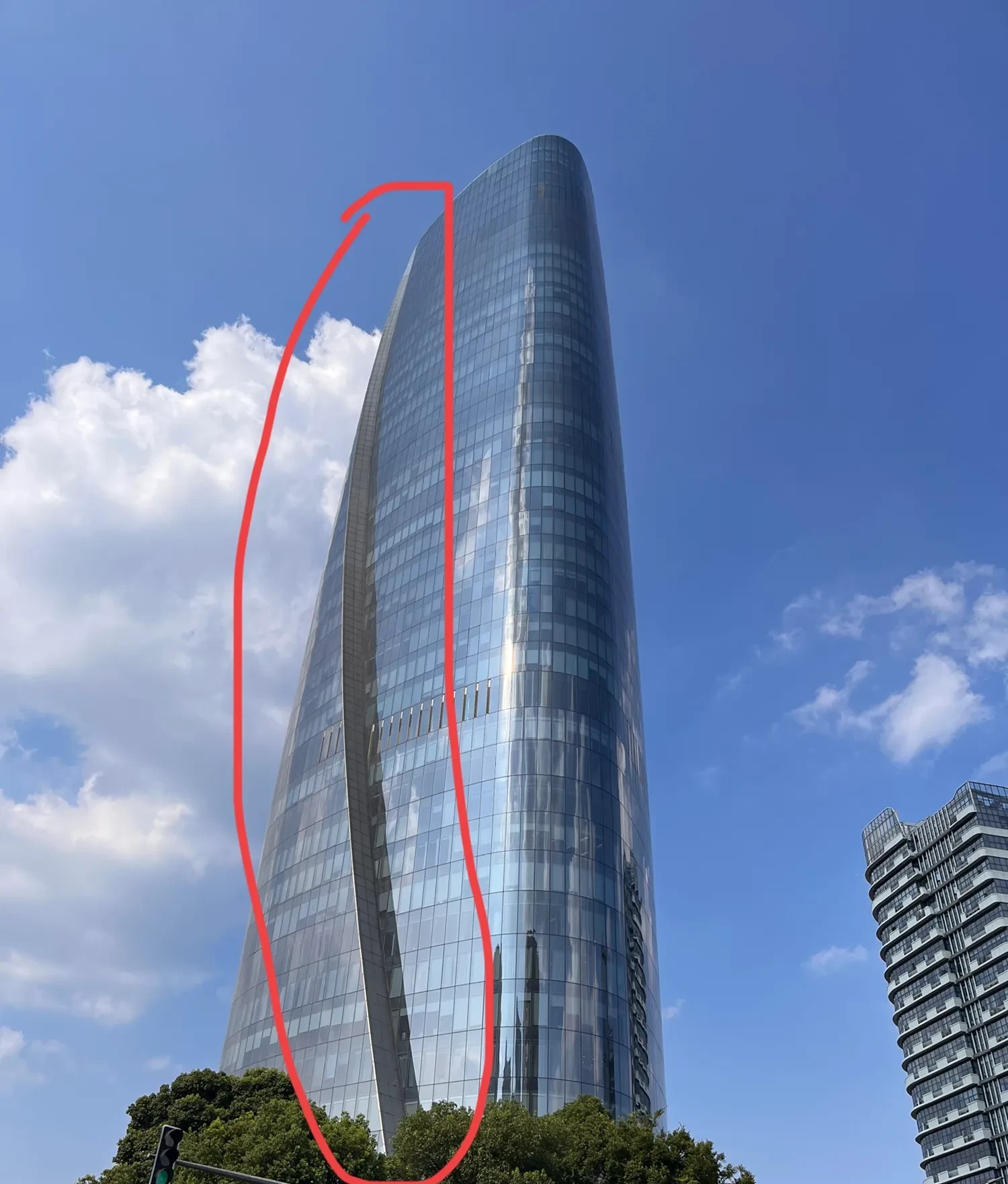 成龙大哥当年就是从这里滑下来的吗？