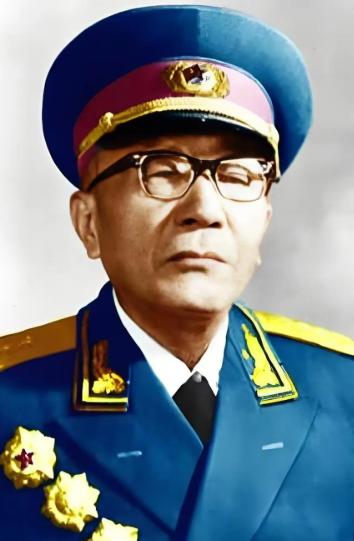 1952年，黄克诚的岳父贩卖鸦片，被判死刑，行刑前，黄克诚找到了负责此案的干部，