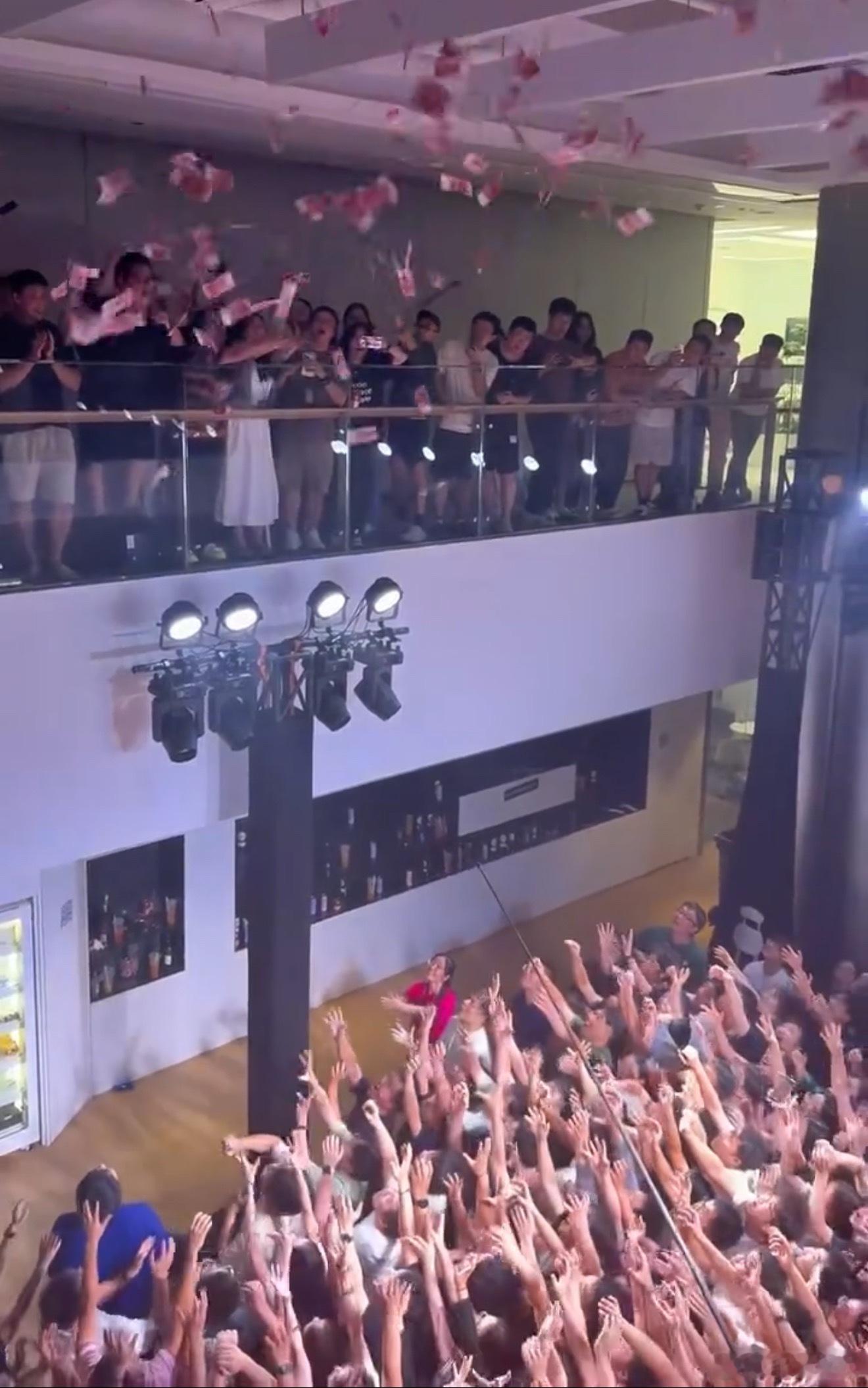 影石公司年会一员工获保时捷这公司老板对员工出手够大方的，保时捷都不算什么了，人家