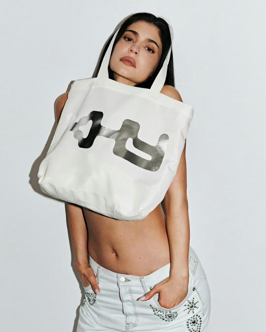 KylieJenner超绝新图[赞]