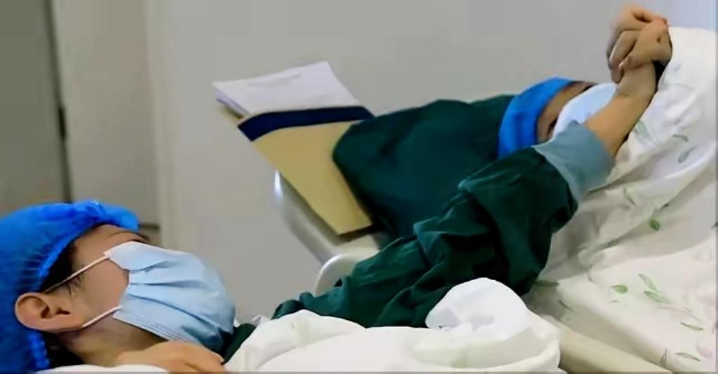 病危通知下的放弃，3000公里外的重生，这女儿的选择太戳心！云南59岁的父亲肝硬