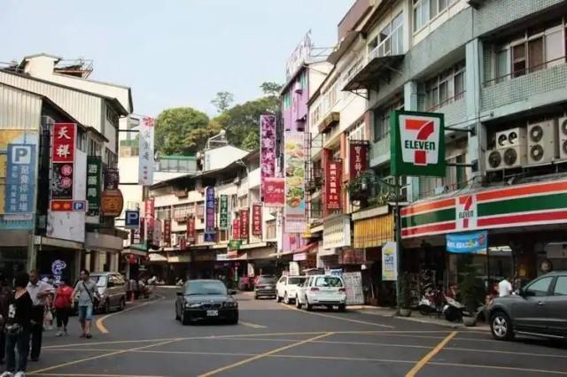 台湾名嘴唐湘龙在节目中表示“大陆强大了，台湾人，香港人，为什么没有与有荣焉的感觉