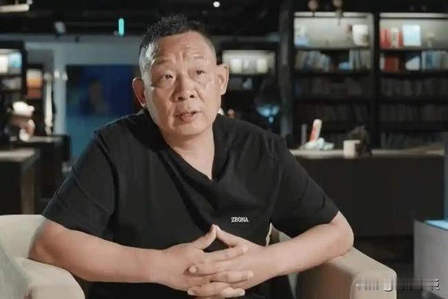 胖东来的供应商他是很分裂的，一边天堂一边地狱，又爽又苦。一个连续给胖东来供应