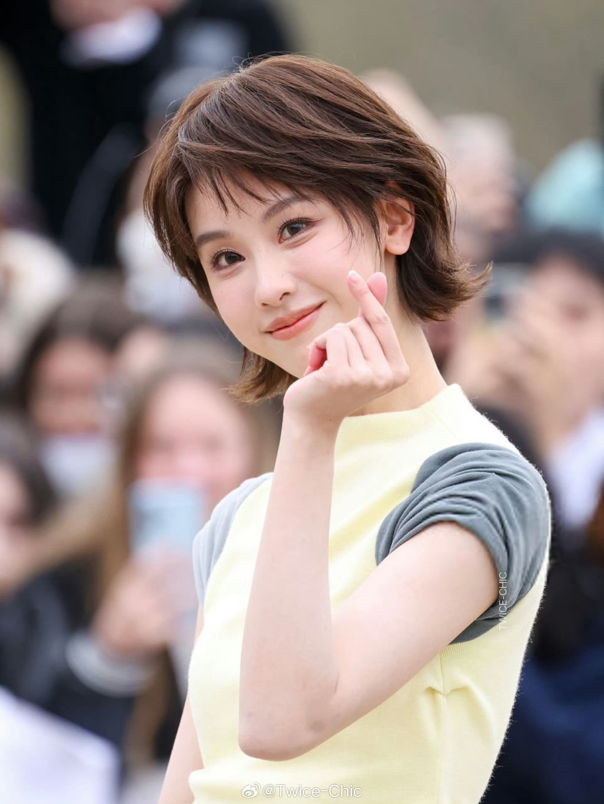 这造型，有点像以前非主流时期的