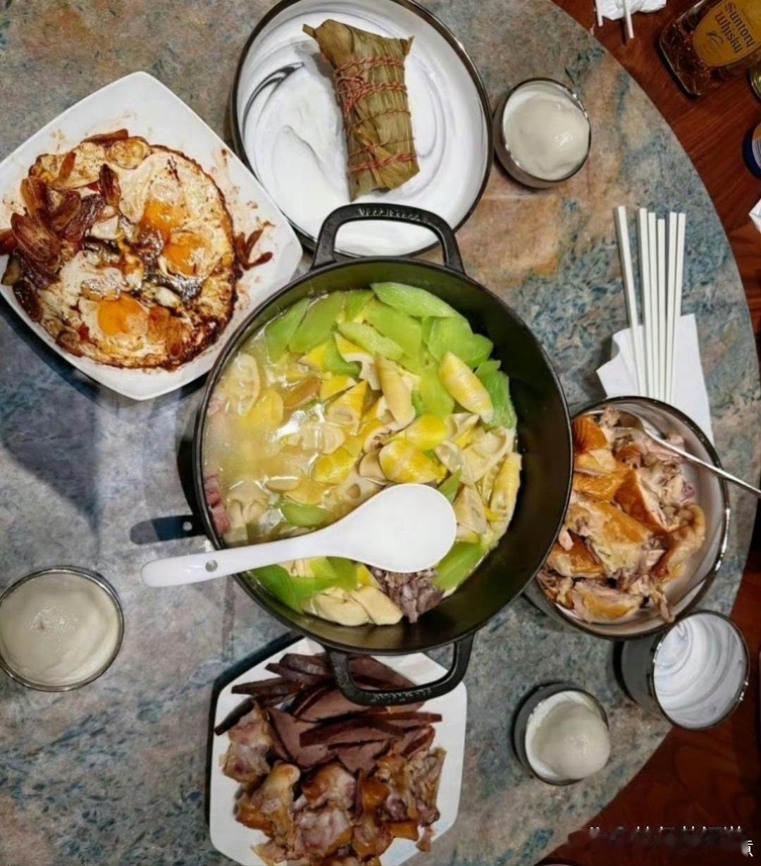 林允晒自己做的美食，好有食欲。​​​