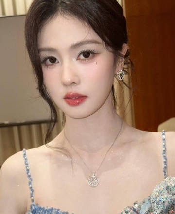 杨单老师发的白鹿定妆照·真的好美