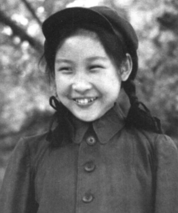59年孔令华带女朋友回家，钱俭轻声问李敏：你真的愿意嫁到我家？“令华，你带回