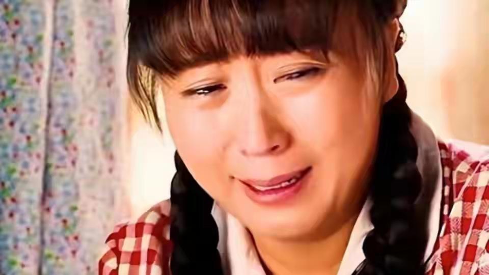 闫学晶哭了，也道歉了，道歉小作文写的情深义重，直言自己也是酸黄瓜家的孩子。