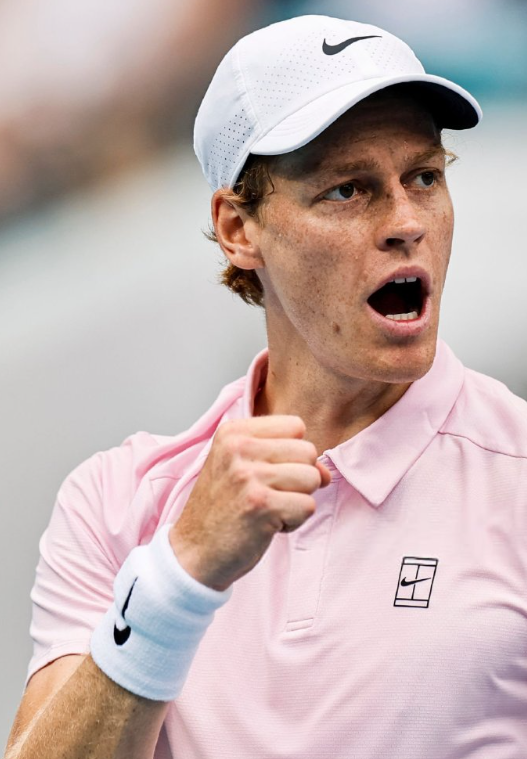 辛纳阳光双冠，6-4、6-4击败莱赫卡，夺得迈阿密站冠军，这是辛纳个人第7座大师