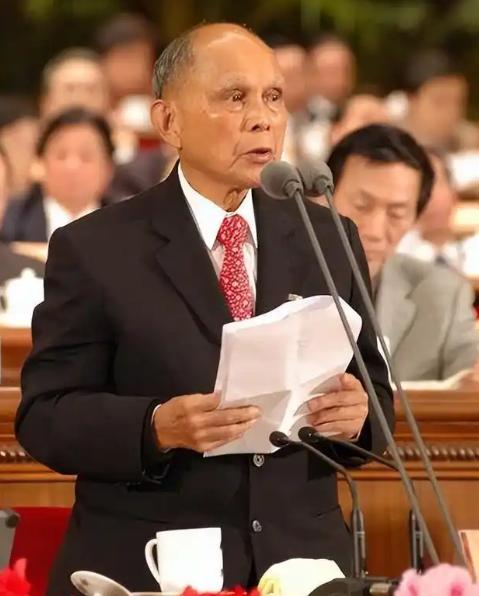 最爱国的四位商人，个个都是无价之宝。很多人一提到商人，脑子里浮现的是逐利、精明