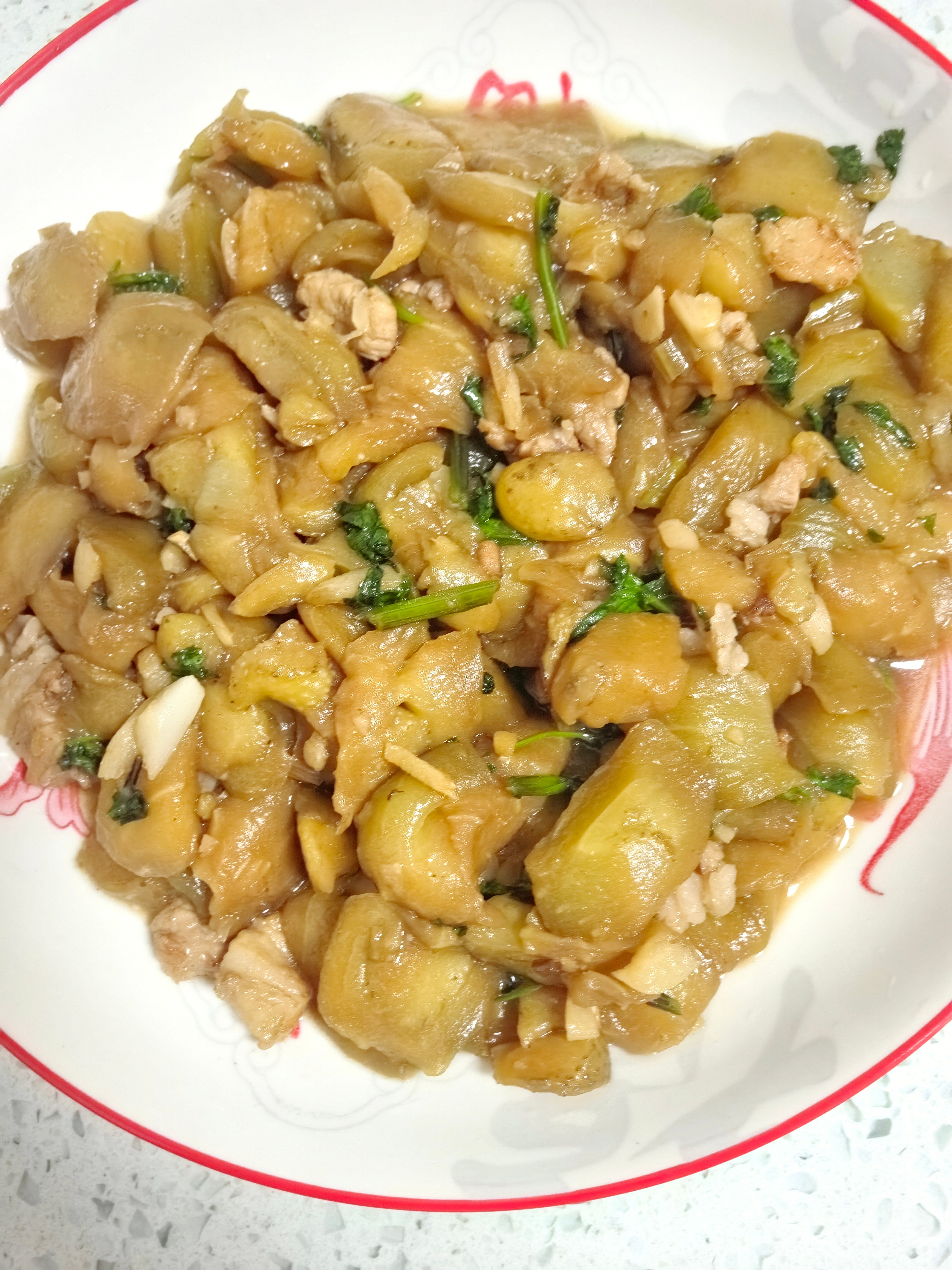 今日份晚餐，无糖可口可乐必须用起来，第一次尝试用可乐炖五花肉，果然绝啦，太好吃了