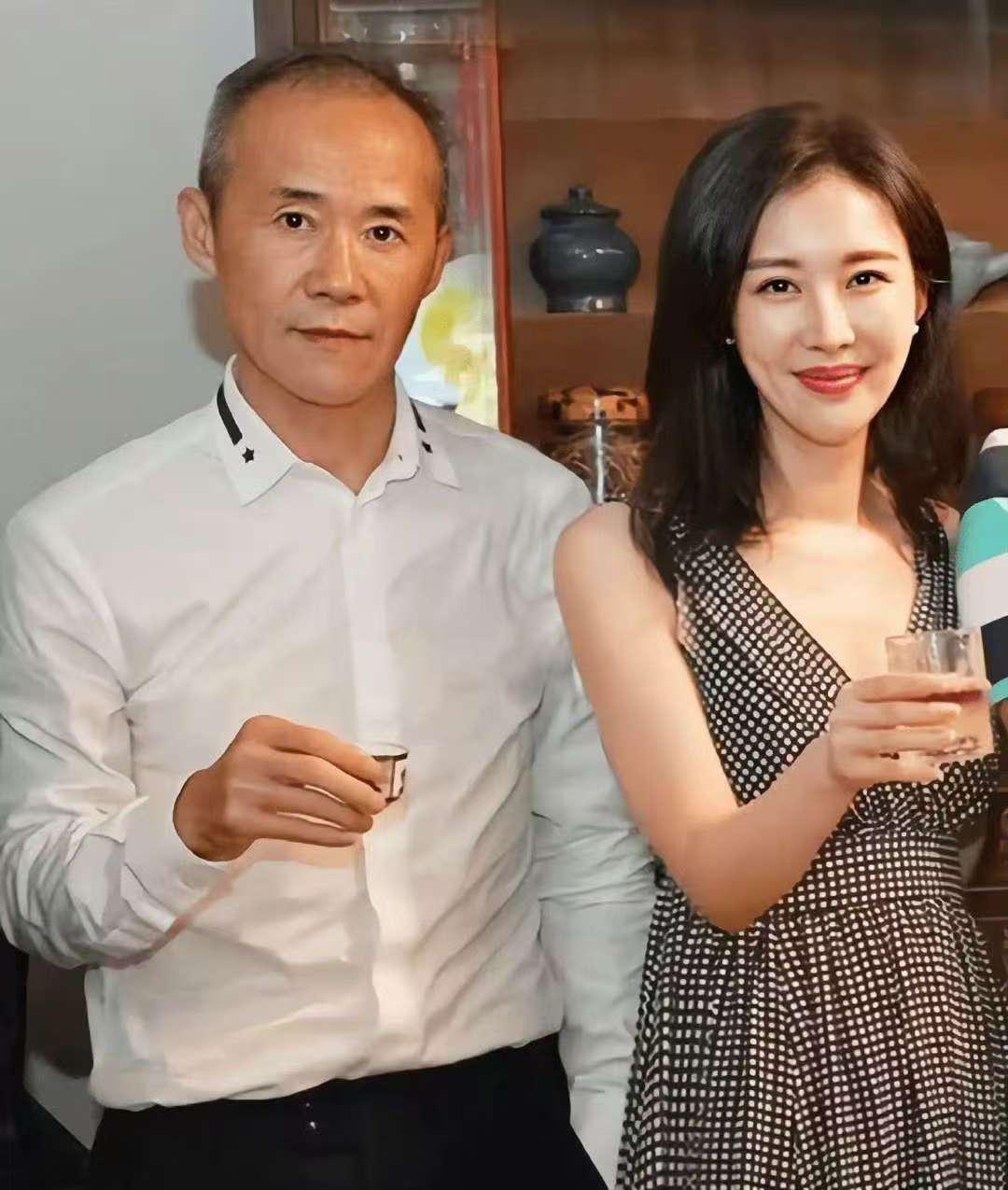以王石的智慧岂能不懂道理？他这些年不过是装疯卖傻，躲避秋后算账罢了。知道刘禅吗？