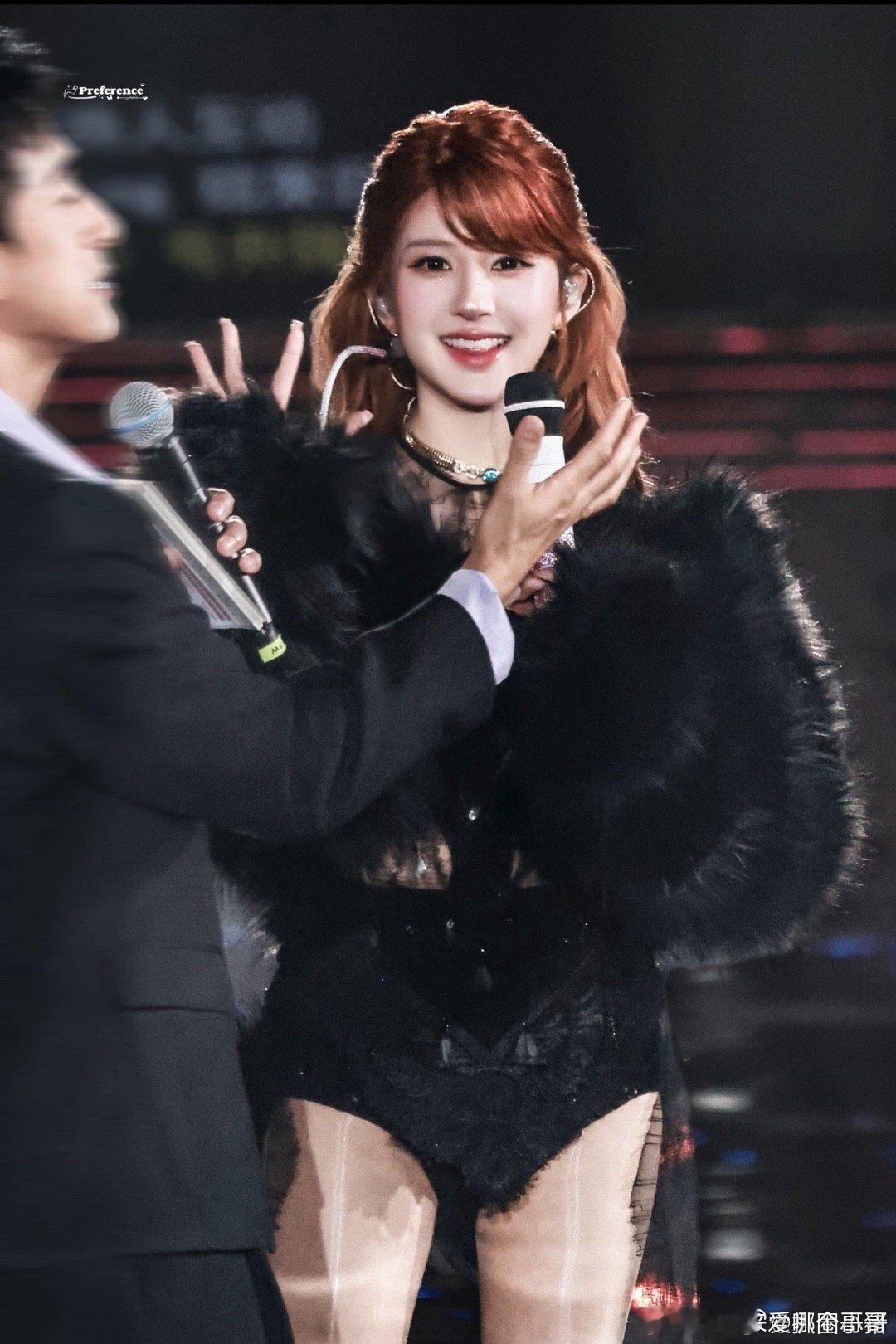 赵露思今晚生日音乐会饭拍神图，好美[爱心][爱心]​​​