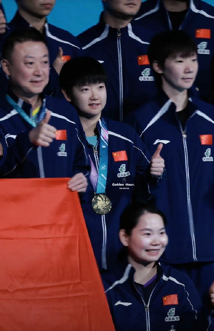 真的！孙颖莎这次澳门世界杯颜值直接封神！赛场上又飒又能打，领奖台上笑起来又甜