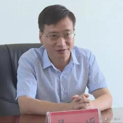 江西抚州市纪委监委近日通报违反中央八项规定精神典型问题。其中包括抚州市国资委原党