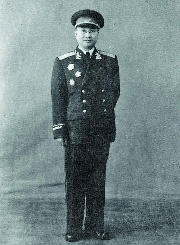 61年陈赓病逝，毛主席得知后流着泪向田家英说：他不该这么早就死“主席，上海长