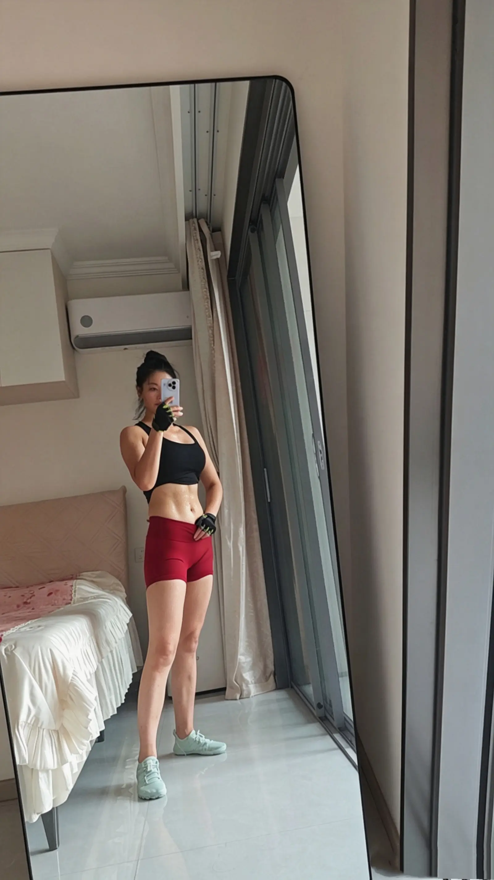 气血不足的年纪，情绪要省着用。 少共情他人的剧本，少争辩无关的是非， ...