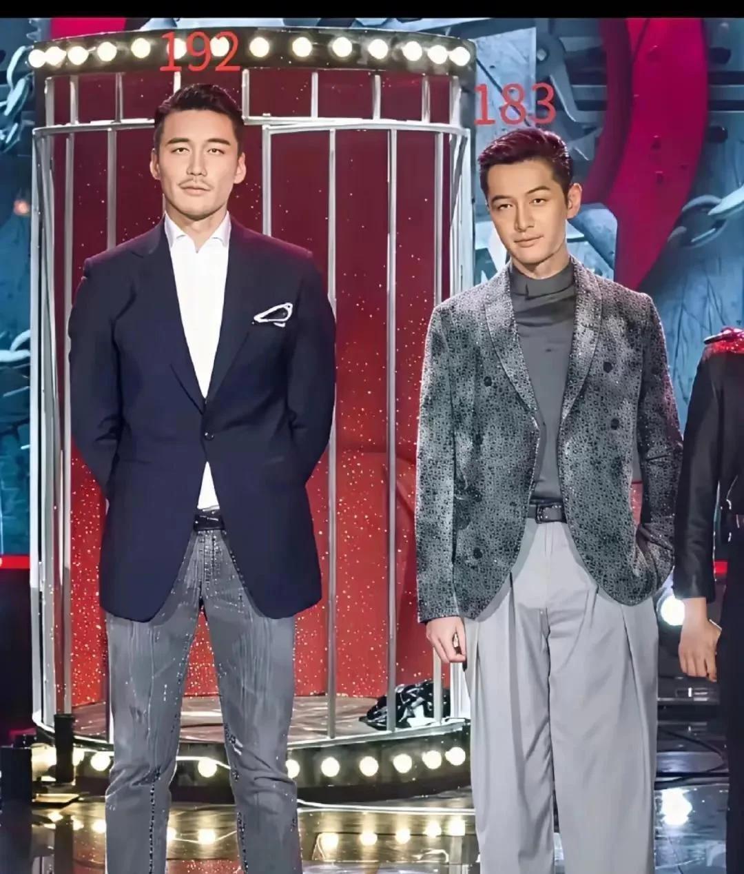 胡兵的嘴看到我眼睛都歪了