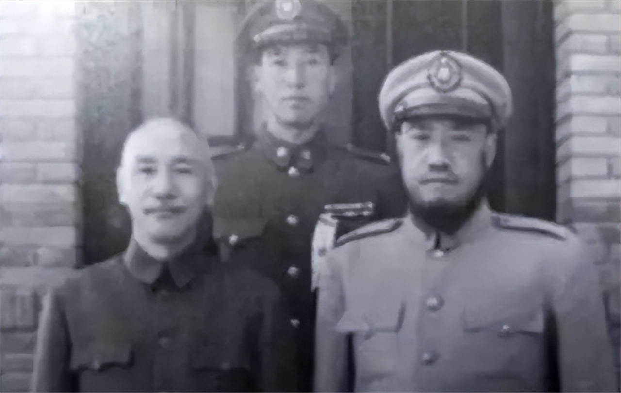 有一天，马步芳对七姨太说：“我要娶你的三个妹妹，这事你必须给我办!”七姨太回怼一