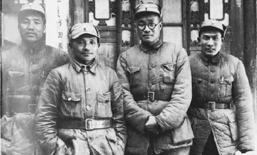 1938年，农民朱荣贵，在西瓜地，遇见落单鬼子，一刀劈中鬼子脑袋，本以为毙命，没