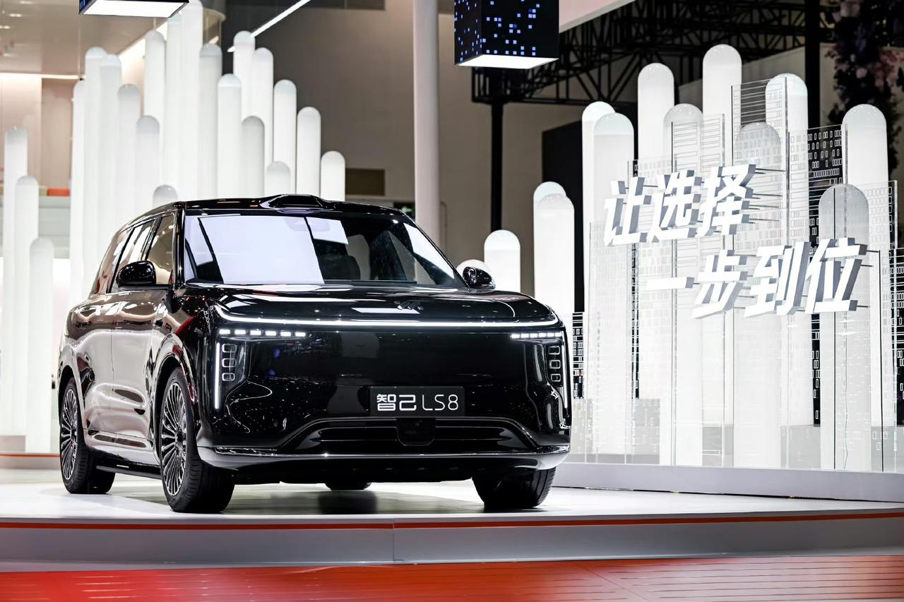 一觉醒来，汽车界炸锅了!2026年国补以旧换新政策发布了：1、新能源车：