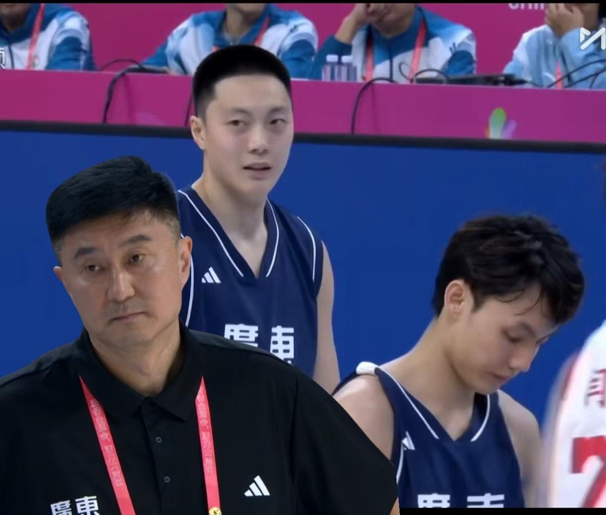 广东队现在瑟瑟发抖了！杜峰和徐杰都瑟瑟发抖了！不是全运会结束了，那些临时借来的大