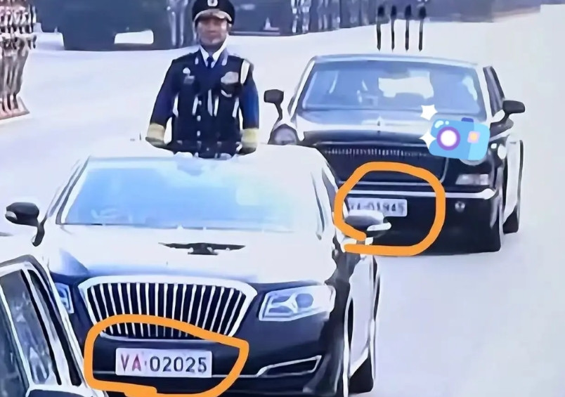 你们发现了吗，有一辆空着的1945检阅车，这细节真的泪目，空着的车，却满载烈士英