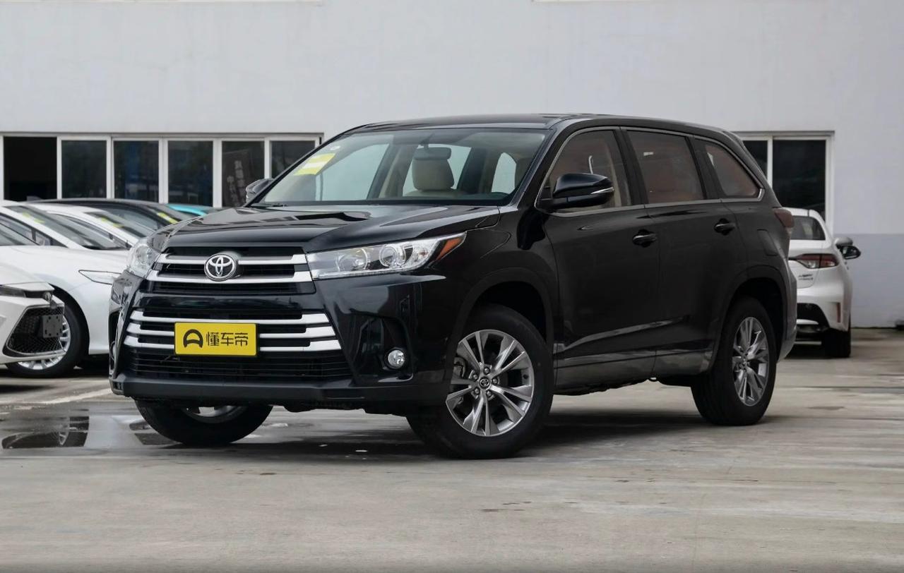 最近后台老有朋友私信我：想买辆二手汉兰达，靠谱吗？会不会踩坑？”说实话，这问题