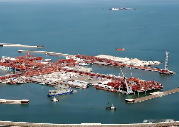 13年前西方笑中国接油田废坑如今能源震荡中咱稳拿主动权全球能源市场持续震