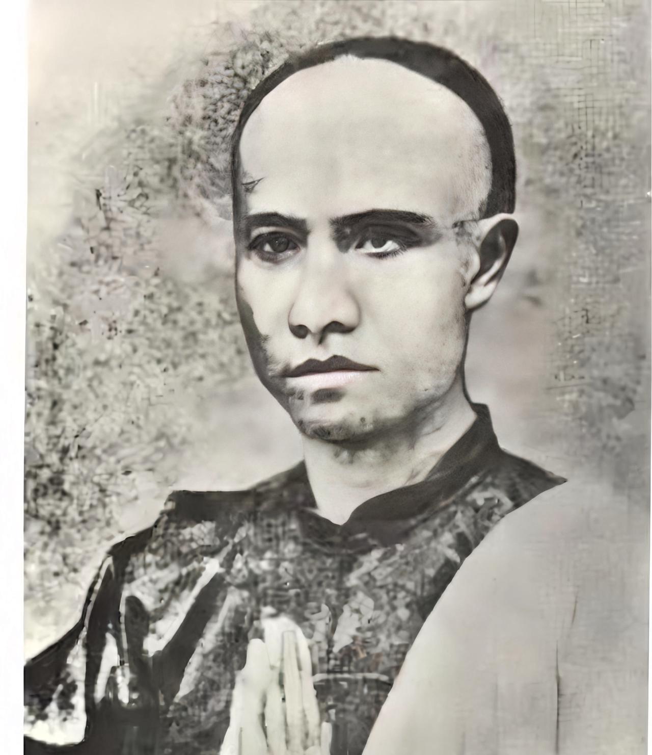 谭嗣同有两个学生，一个蔡锷，一个杨昌济，蔡锷一个学生是朱德，杨昌济一个学生毛泽东