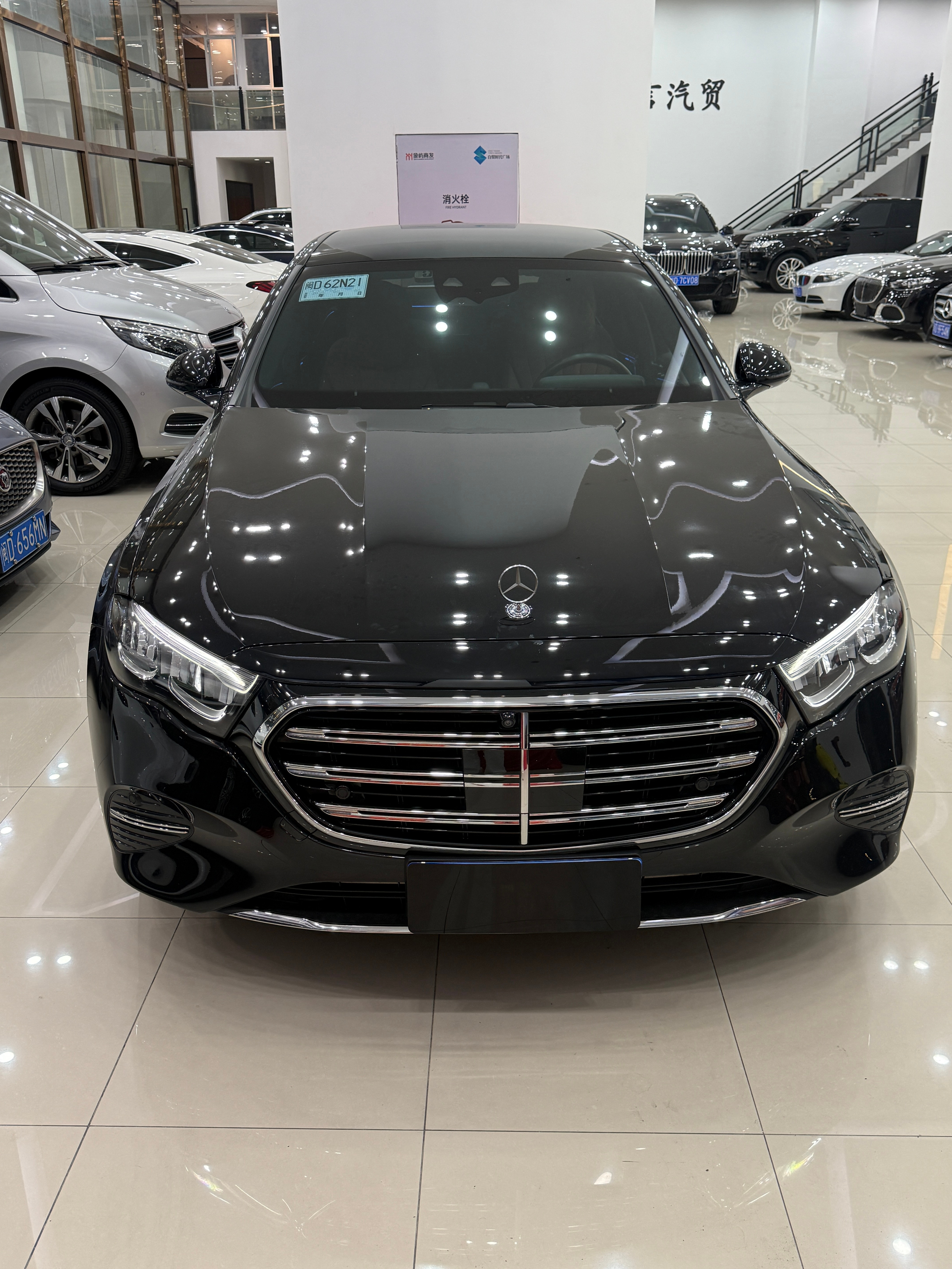 新到24年3万公里奔驰E300豪华，四十来万的预算买个E级，已经是很多人的天花板