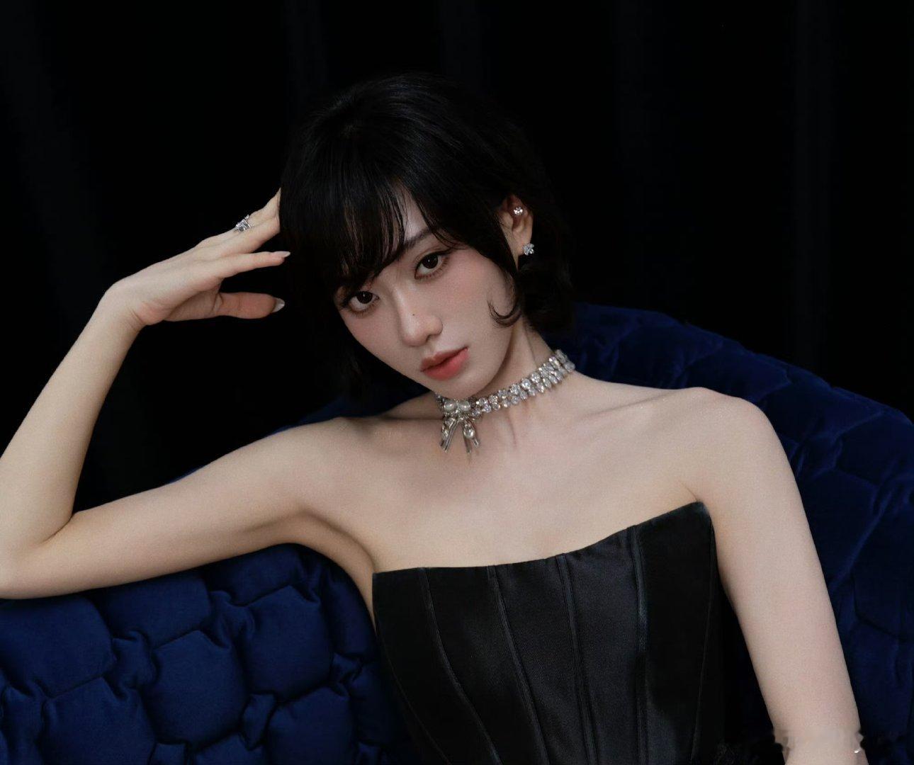 #邹元清回应母女关系##邹元清会给闫妮买减脂餐#谁不羡慕邹元清闫妮这对母女！邹元清细心到会给闫妮准备