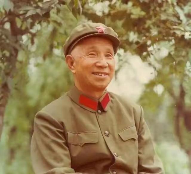 1972年，陈毅元帅病逝，为保护陈毅的遗孀张茜，粟裕果断出手把她调到了军事科学院