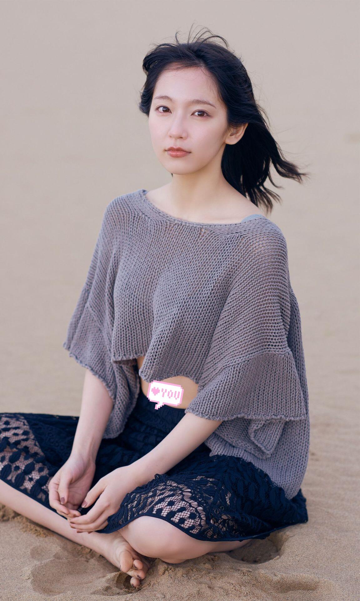 海边少女，温柔时光，轻纱飘逸，静谧如画。