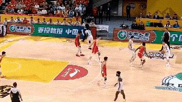 郭艾伦一眼就看出了北京队存在的问题，不得不说郭艾伦在专业性上还是非常高的。郭艾