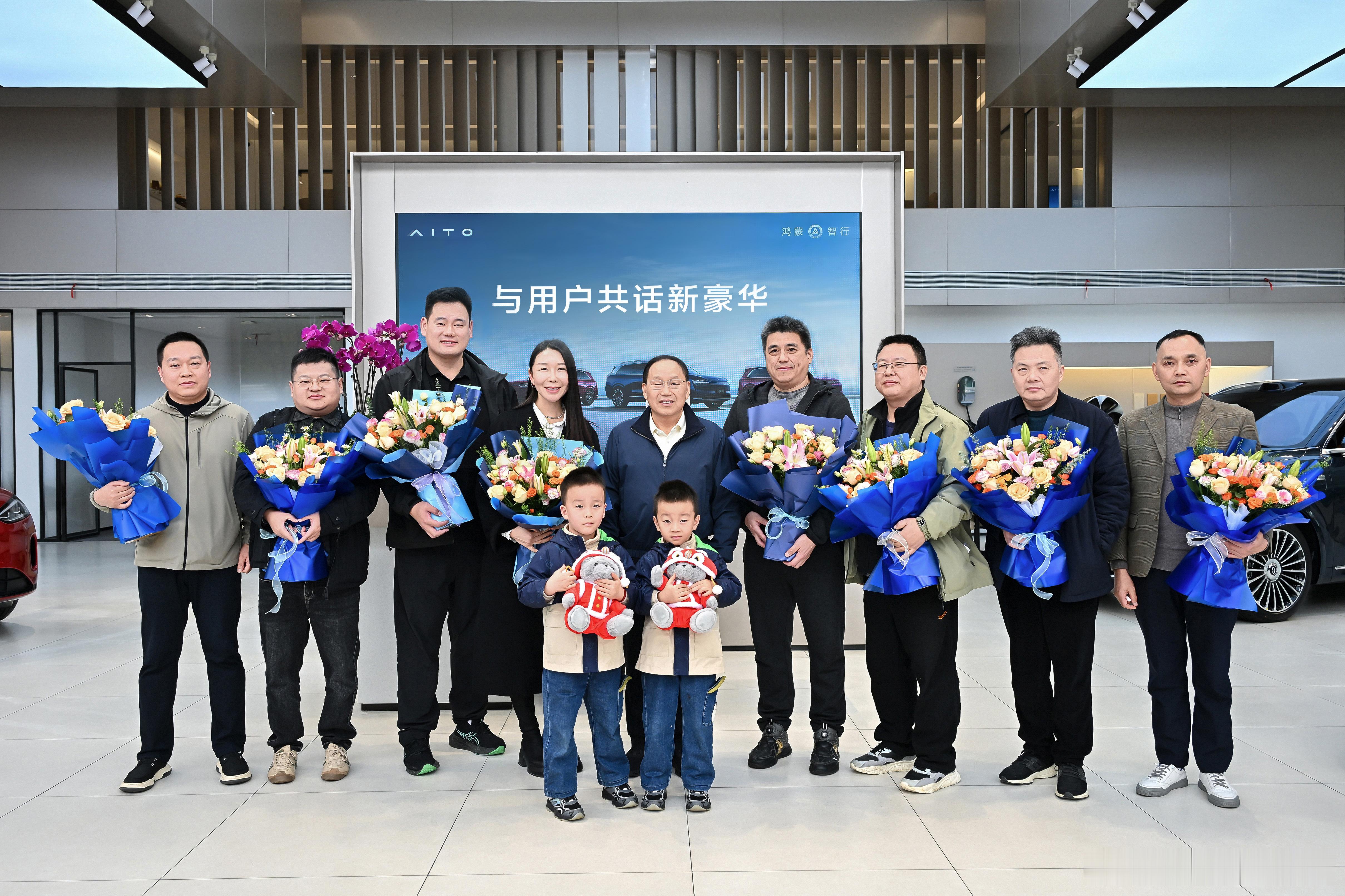 论宠车主，问界是认真的，而且把这份“宠”落实到了从买车到用车的全链条里。10月2