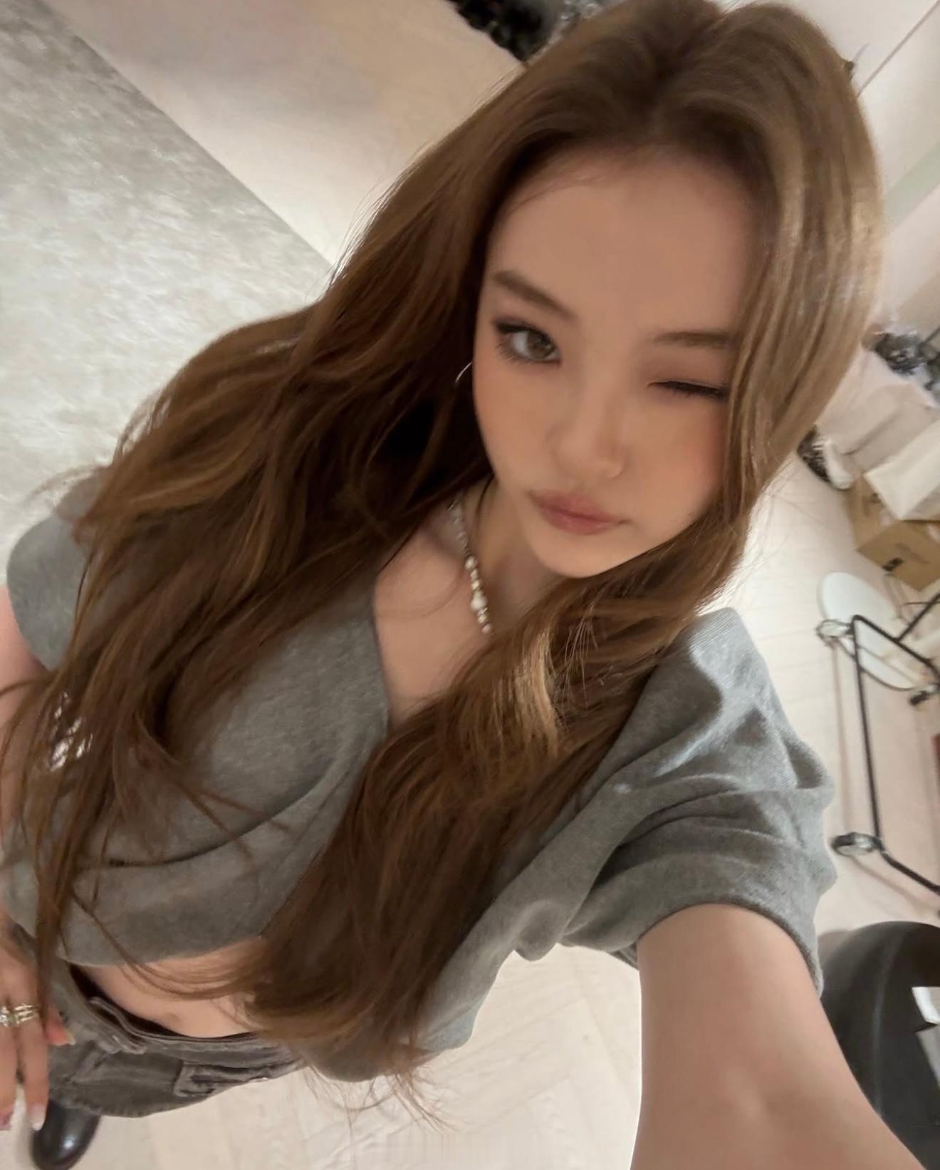 ellagrossella这新妆容太辣了吧？！很美式甜心​​​