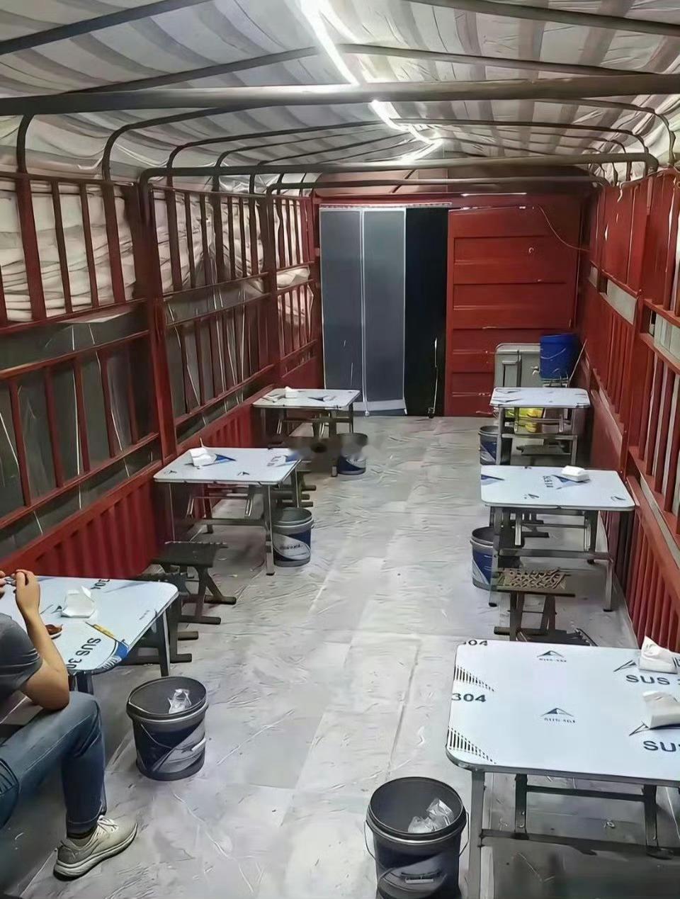 山东某地，大叔的水饺摊。要是真普及开了，房东得气死。