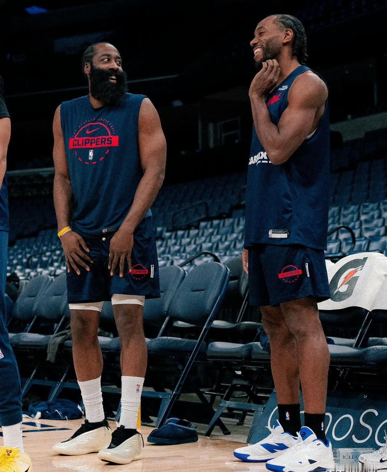 哎，你发现没？现在骂哈登的人，忽然变少了。“夜店登”、“拉胯登”……这些外号