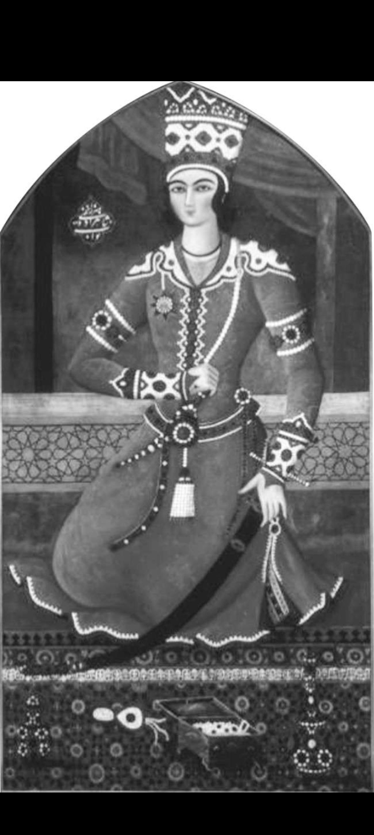 一个在大巴扎拉皮条的伊朗女人，竟然统治半个中国将近五年的时光。这不是爽文，不是伊