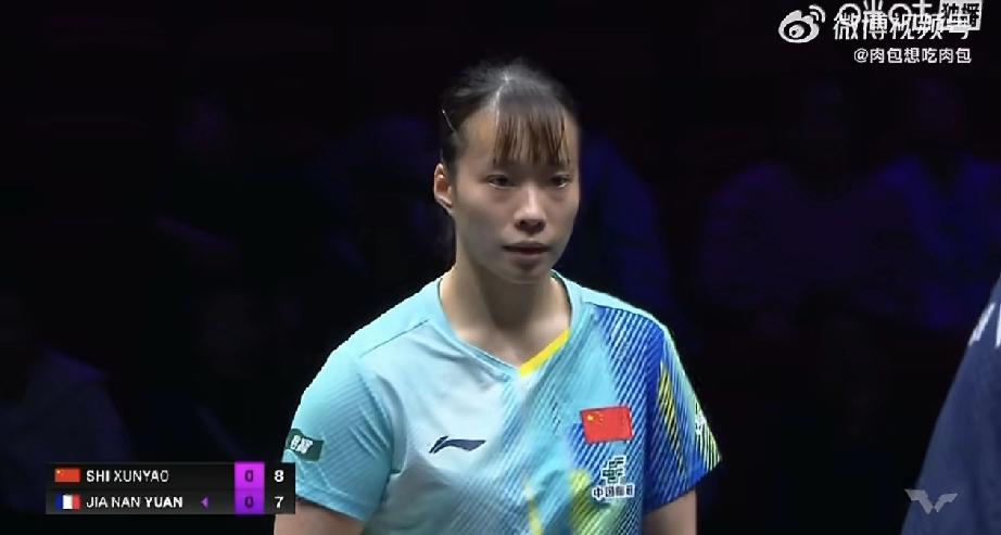不错不错，石洵瑶🇨🇳连胜两局了[赞][笑着哭]，前两局石洵瑶🇨🇳11-7
