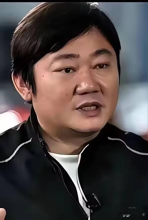 我问我老婆，张雪这样整天口无遮拦，说话总是直来直去，会不会哪一天塌房呢？我老婆