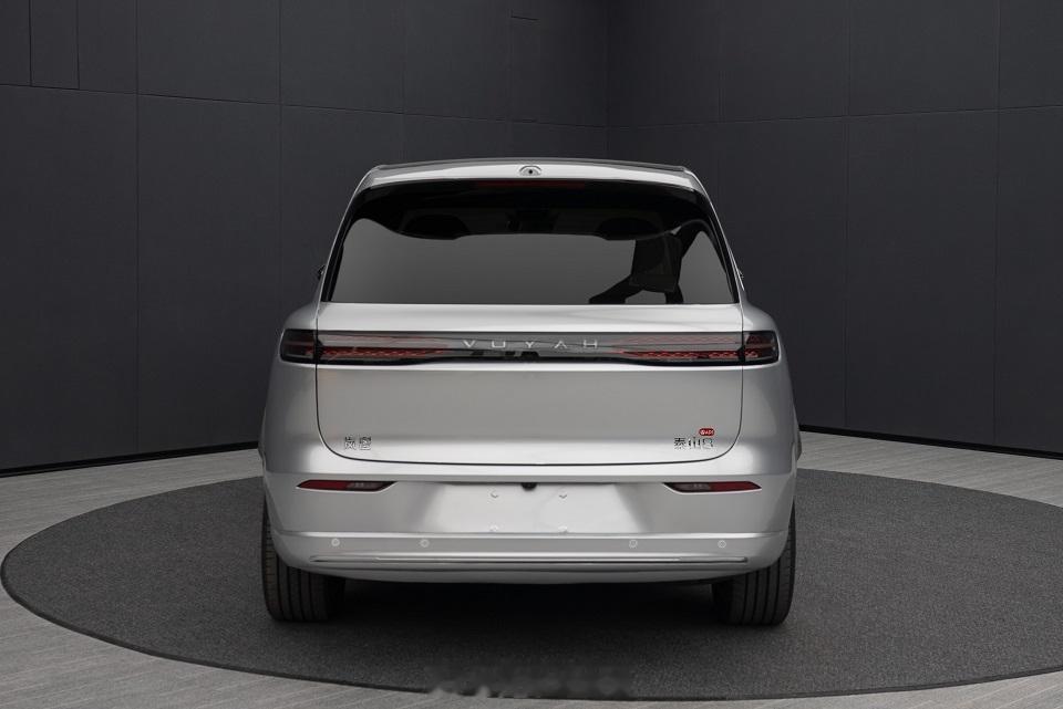 泰山8出现在了最新的工信部新车名录中。值得一提的是，泰山8只是这款车型的