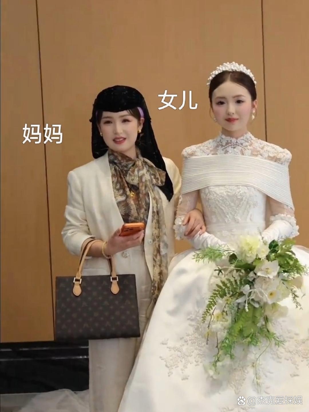 新娘的妈妈才32岁，回族人太漂亮了吧