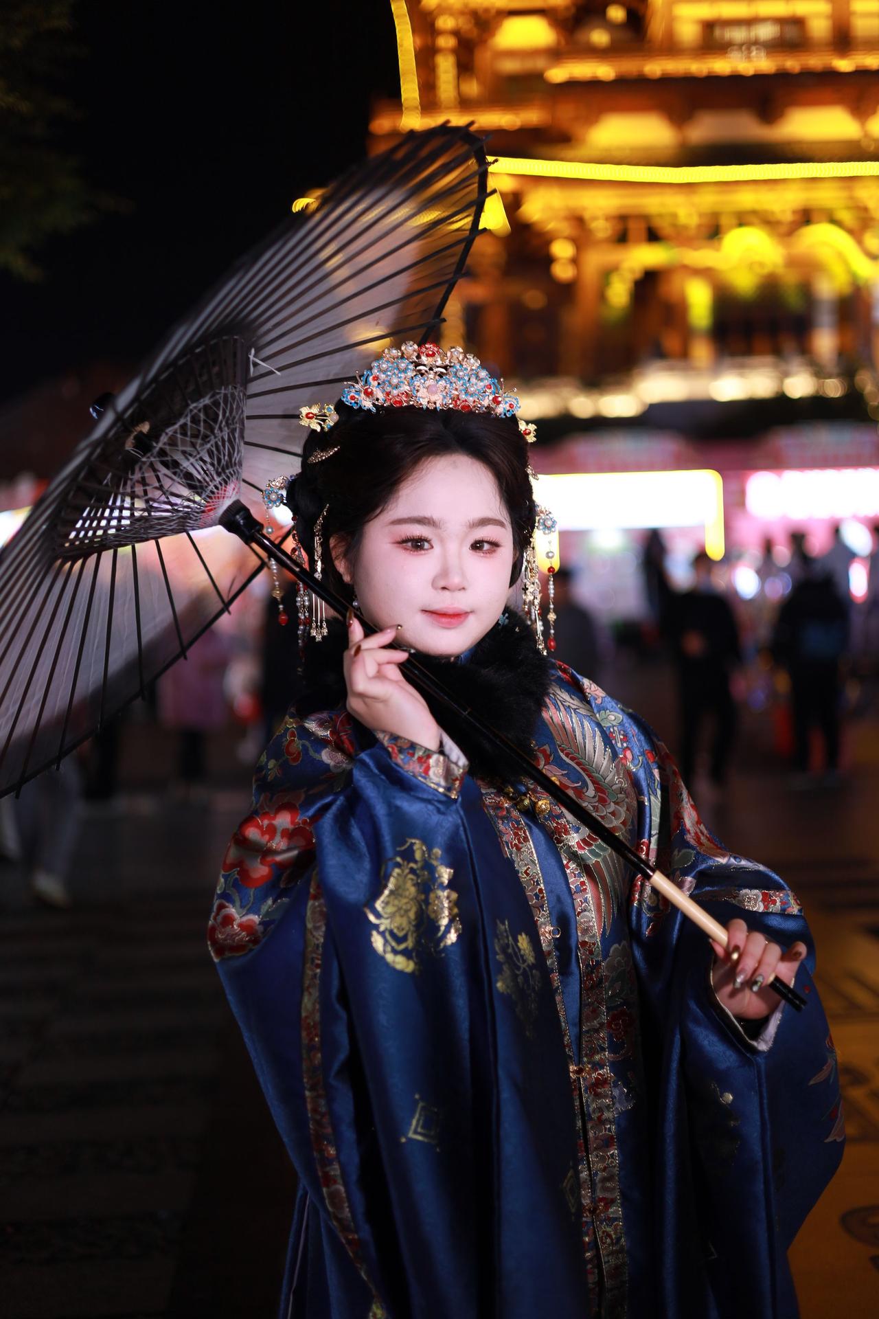 偶遇古镇，随拍几张。古装古风小唐风人像摄影摄影约拍像