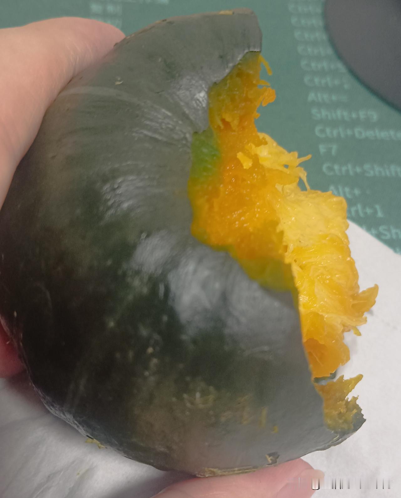 终于尝到了贝贝南瓜，从口感上来说，和板栗还是比较接近的，依然会有很重的南瓜味道。